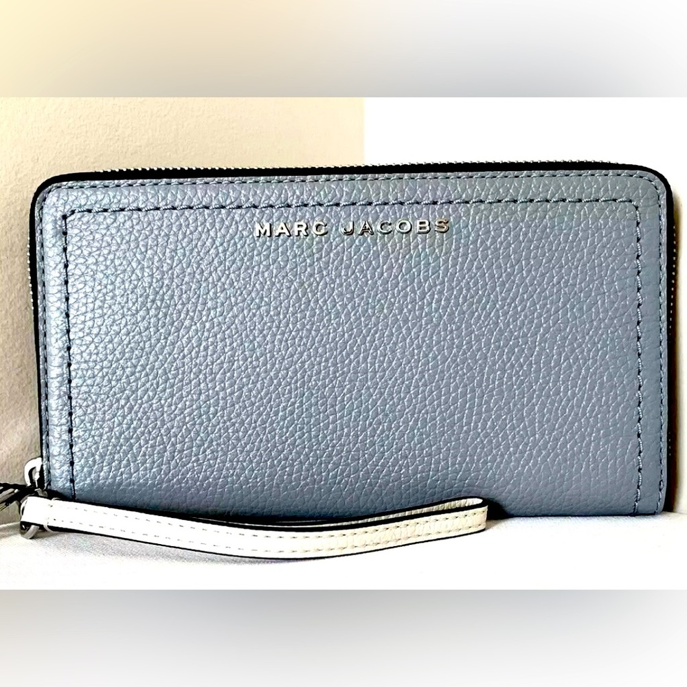 Marc Jacobs The Groove Leather Continental wristlet /Wallet *NWT*